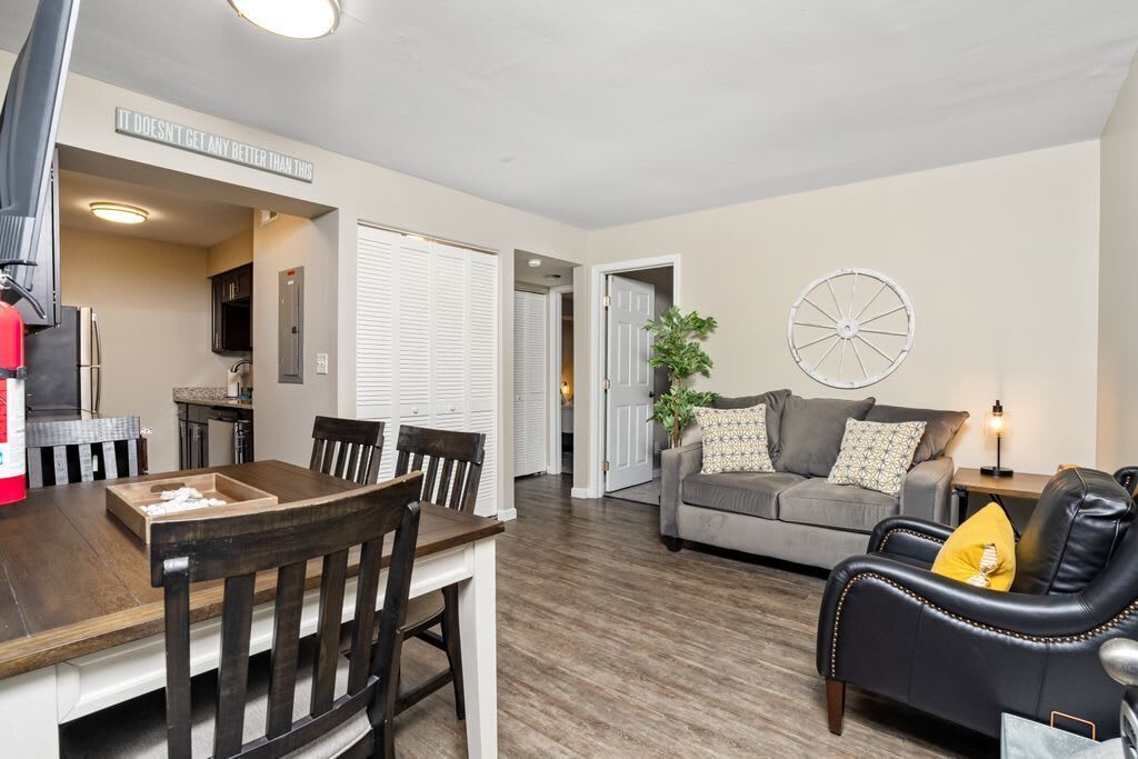 Photo of Livingroom in University District