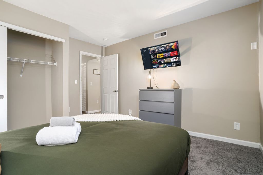 Photo of Bedroom in University District