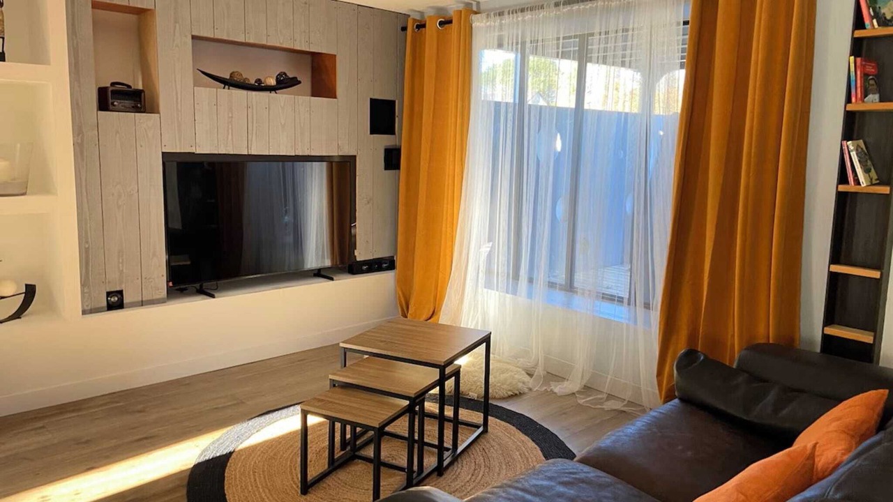 Photo of Livingroom in Saint-Jean-des-Mauvrets