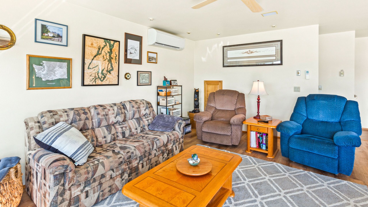 Photo of Livingroom in Belfair