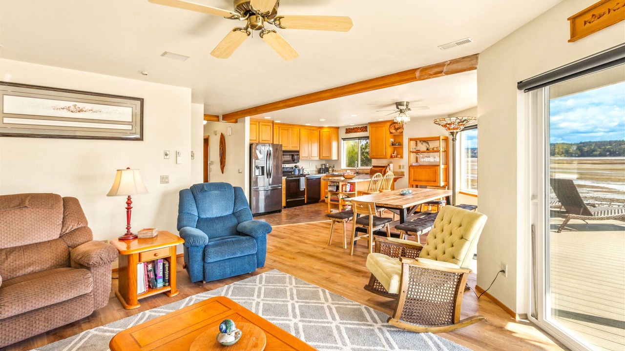 Photo of Livingroom in Belfair