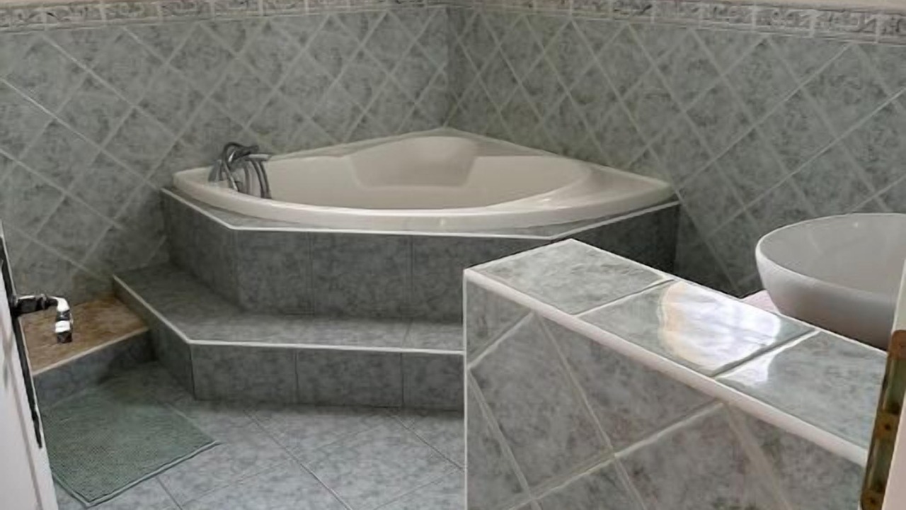 Photo of Bathroom in Briord