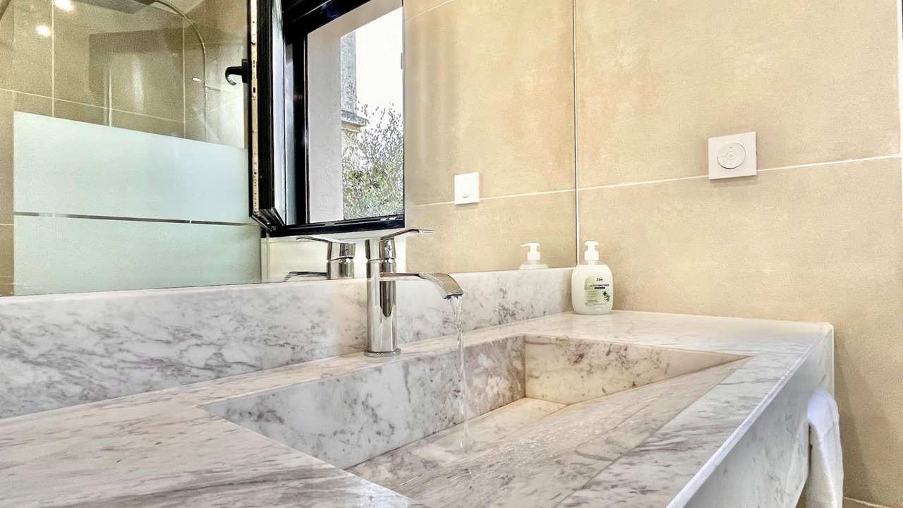 Photo of Bathroom in Vanves