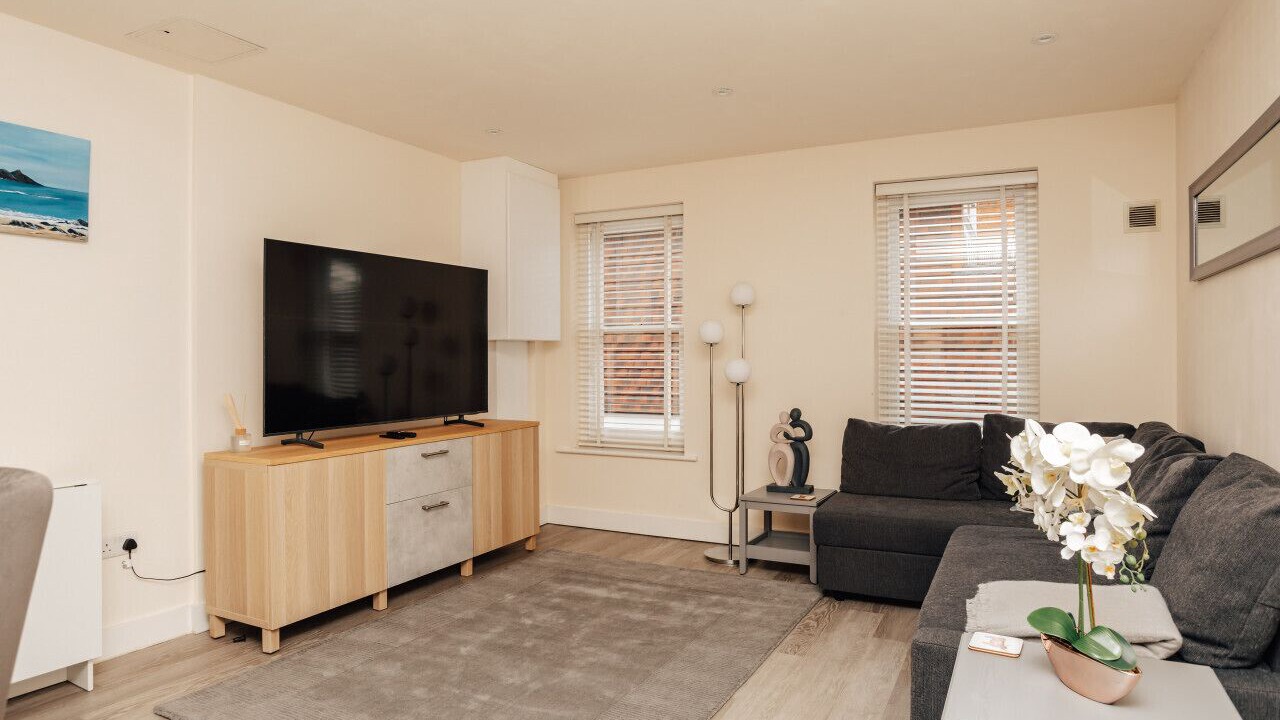 Photo of Livingroom in Henley