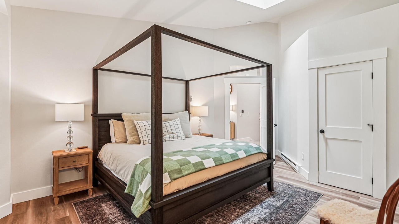 Photo of Bedroom in Arch Cape