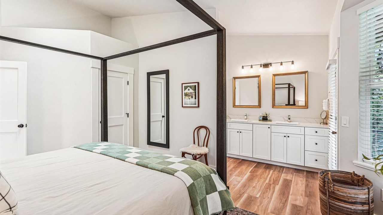 Photo of Bedroom in Arch Cape