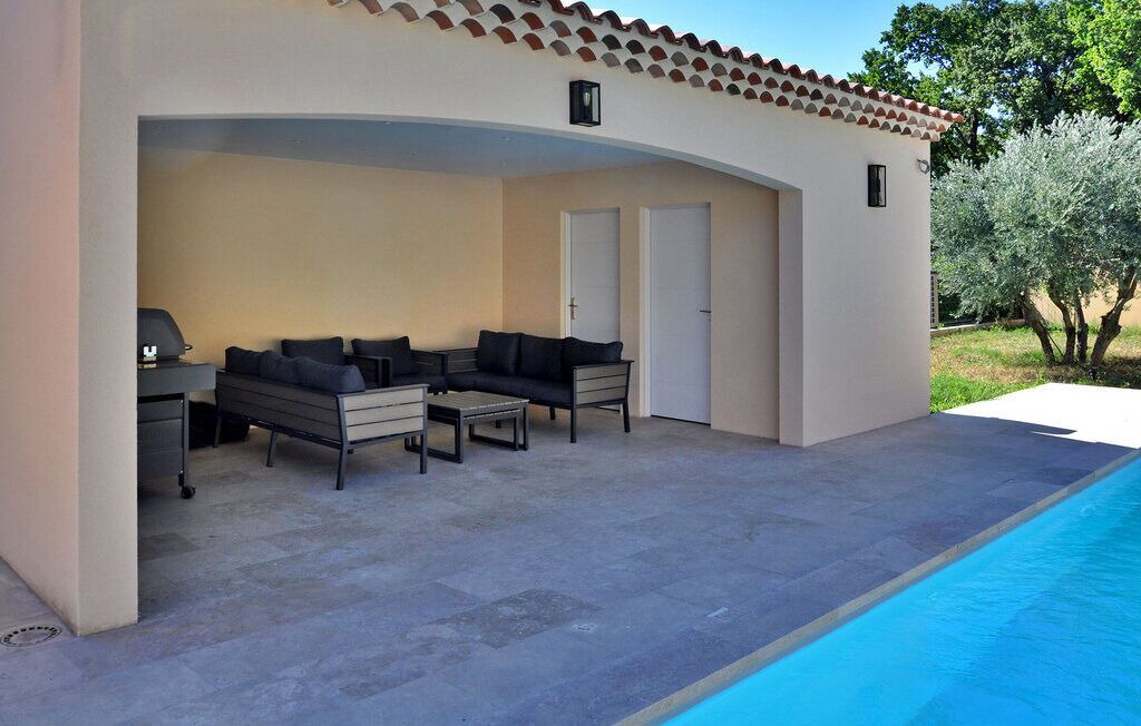 Photo of Outdoor in Chateauneuf-de-Gadagne