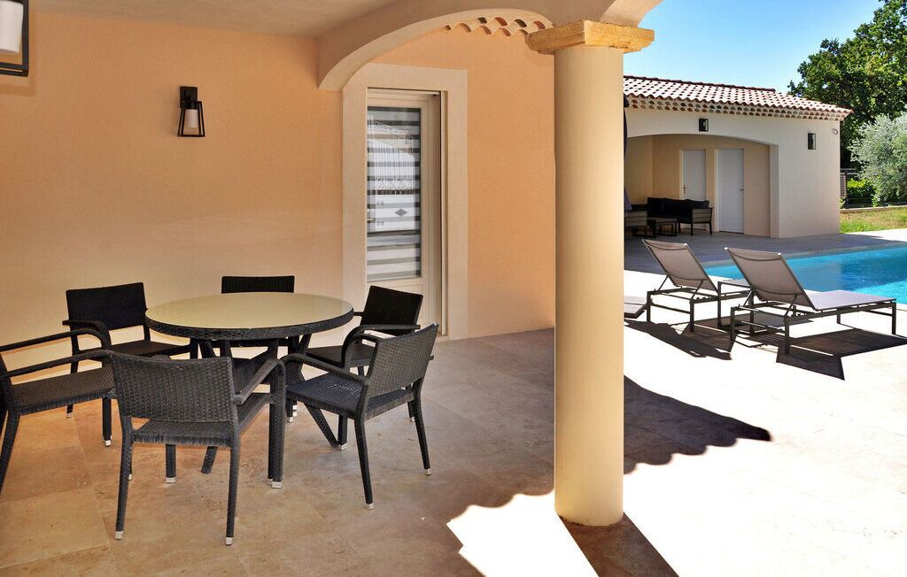 Photo of Outdoor in Chateauneuf-de-Gadagne