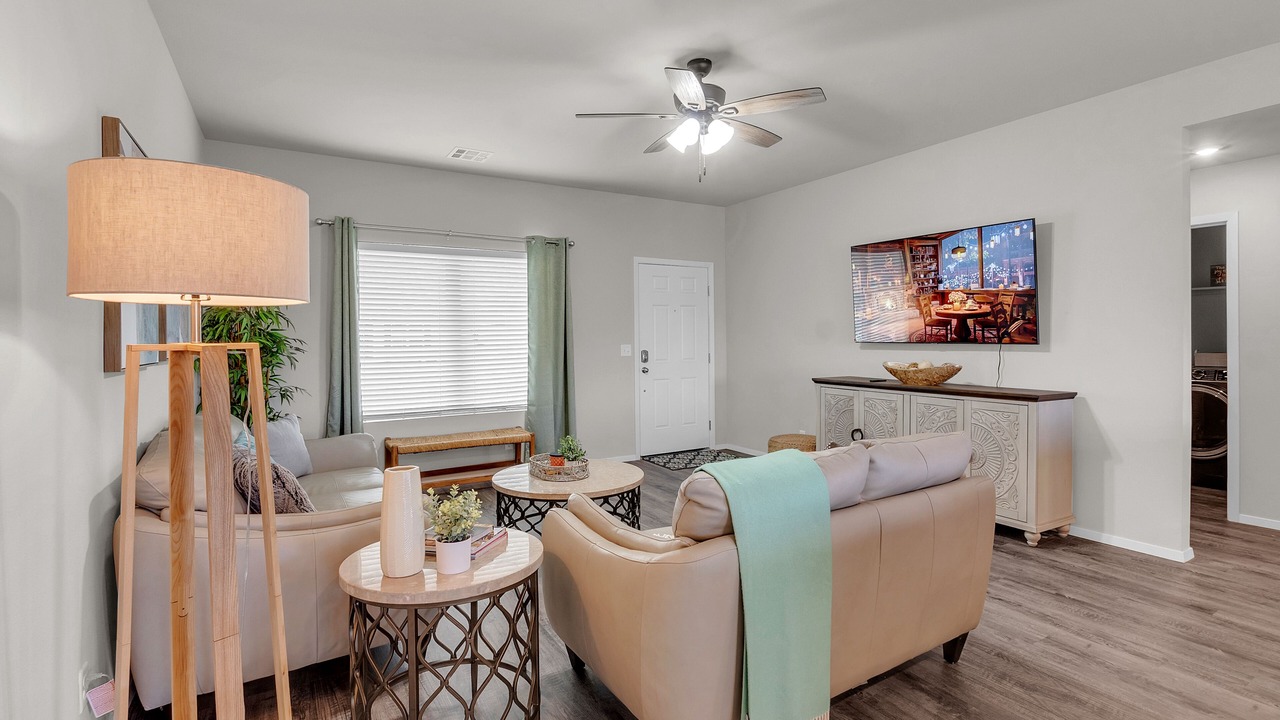 Photo of Livingroom in Bixby