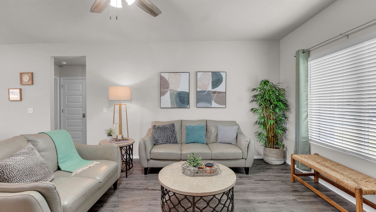 Photo of Livingroom in Bixby