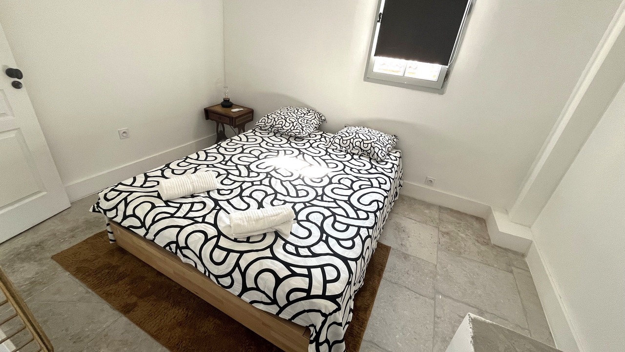Photo of Bedroom in Comedie