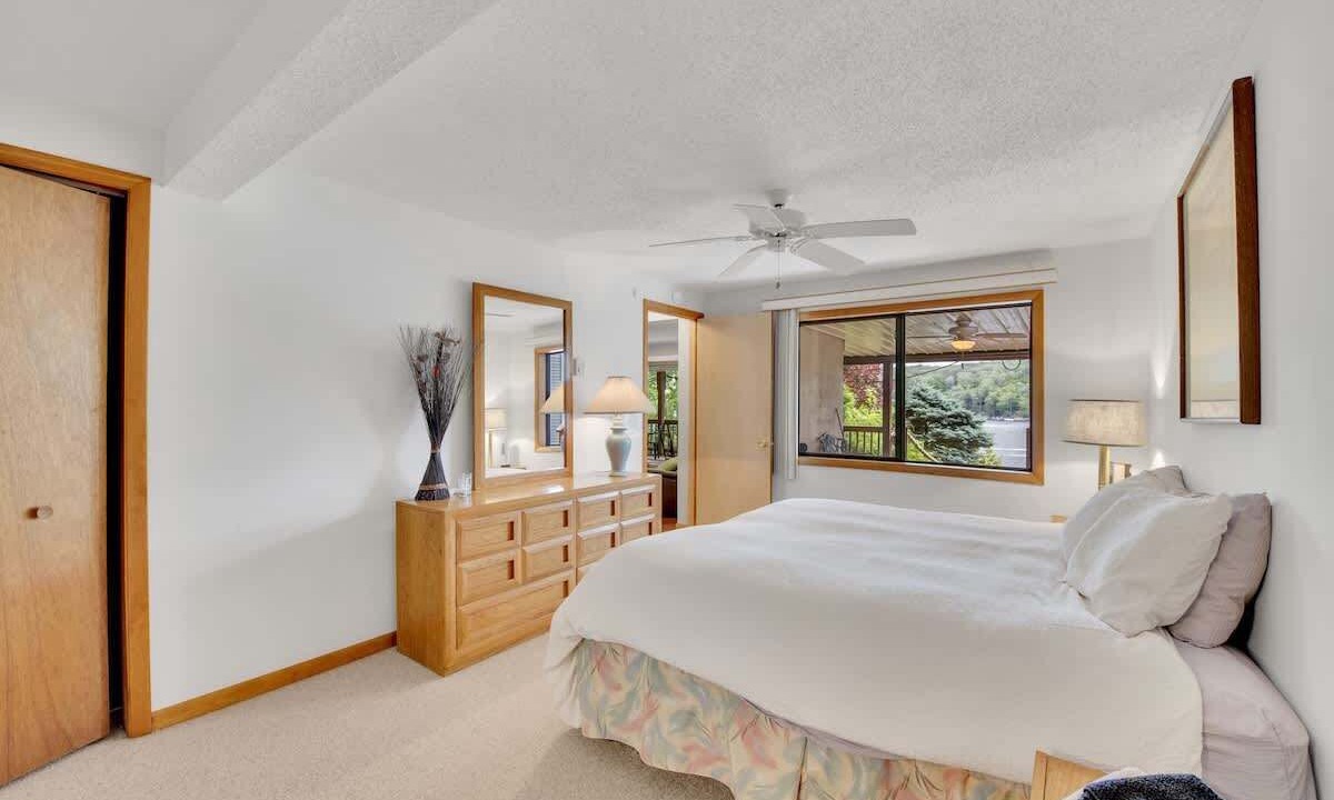 Photo of Bedroom in Lake Ariel