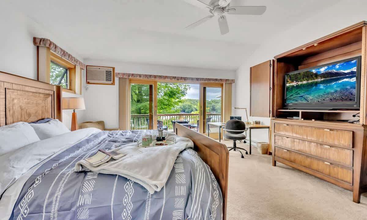 Photo of Bedroom in Lake Ariel