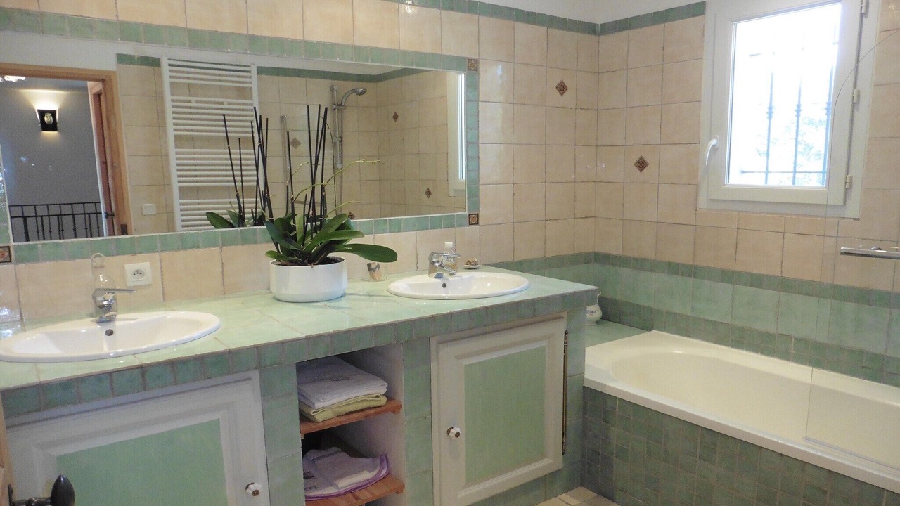 Photo of Bathroom in Villes-sur-Auzon