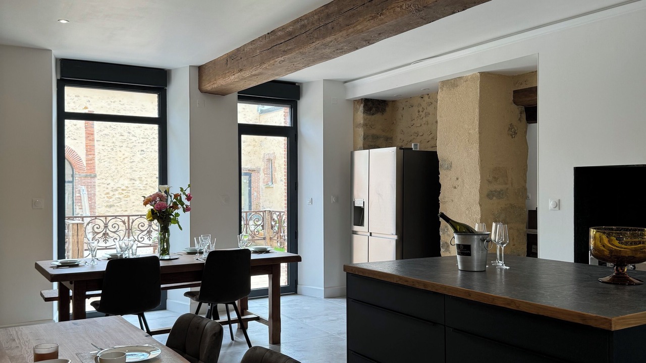 Photo of Others in Lachy