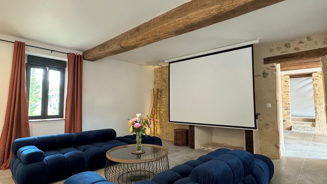 Photo of Others in Lachy