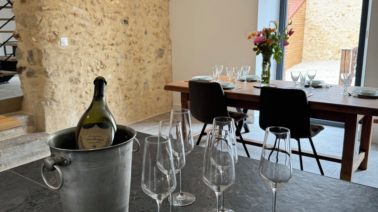 Photo of Others in Lachy