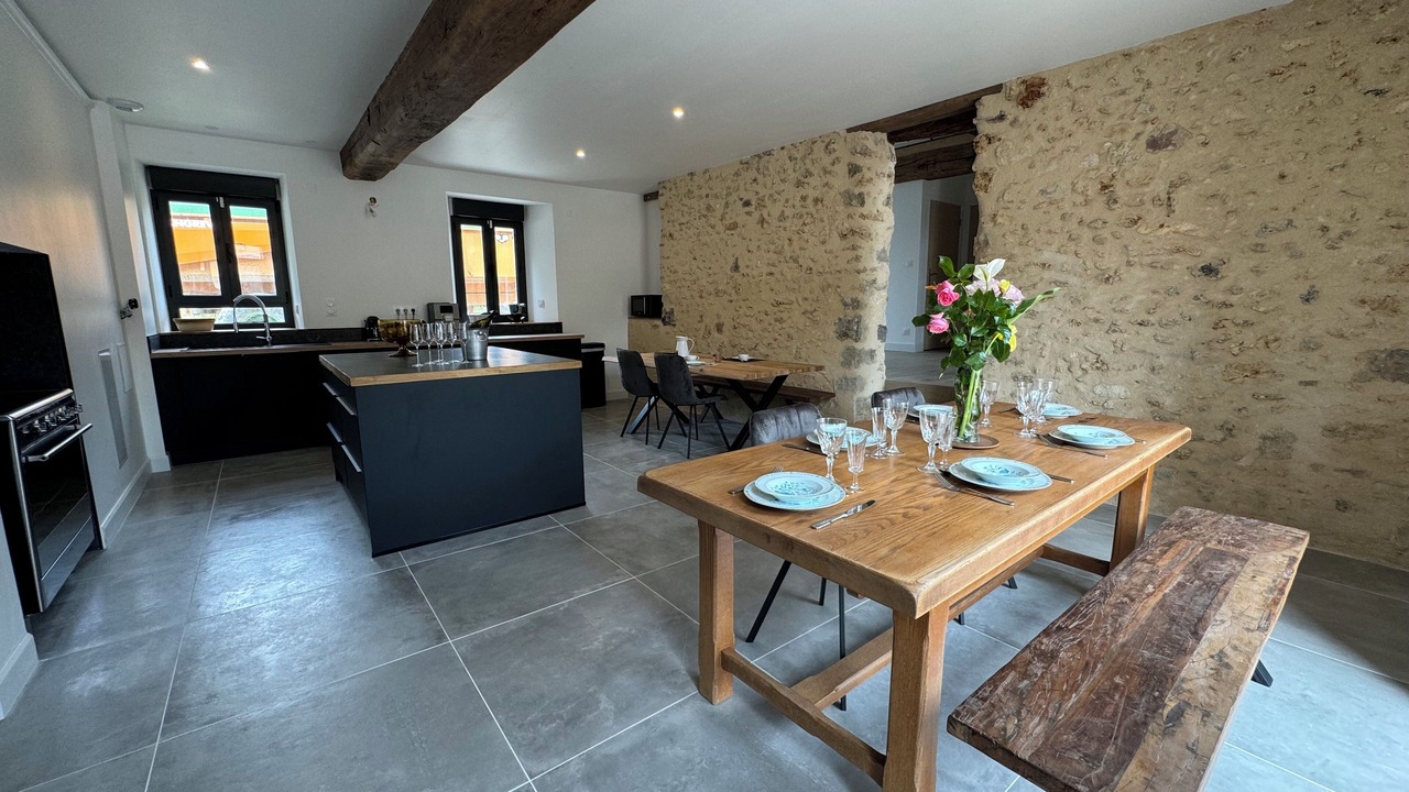 Photo of Others in Lachy