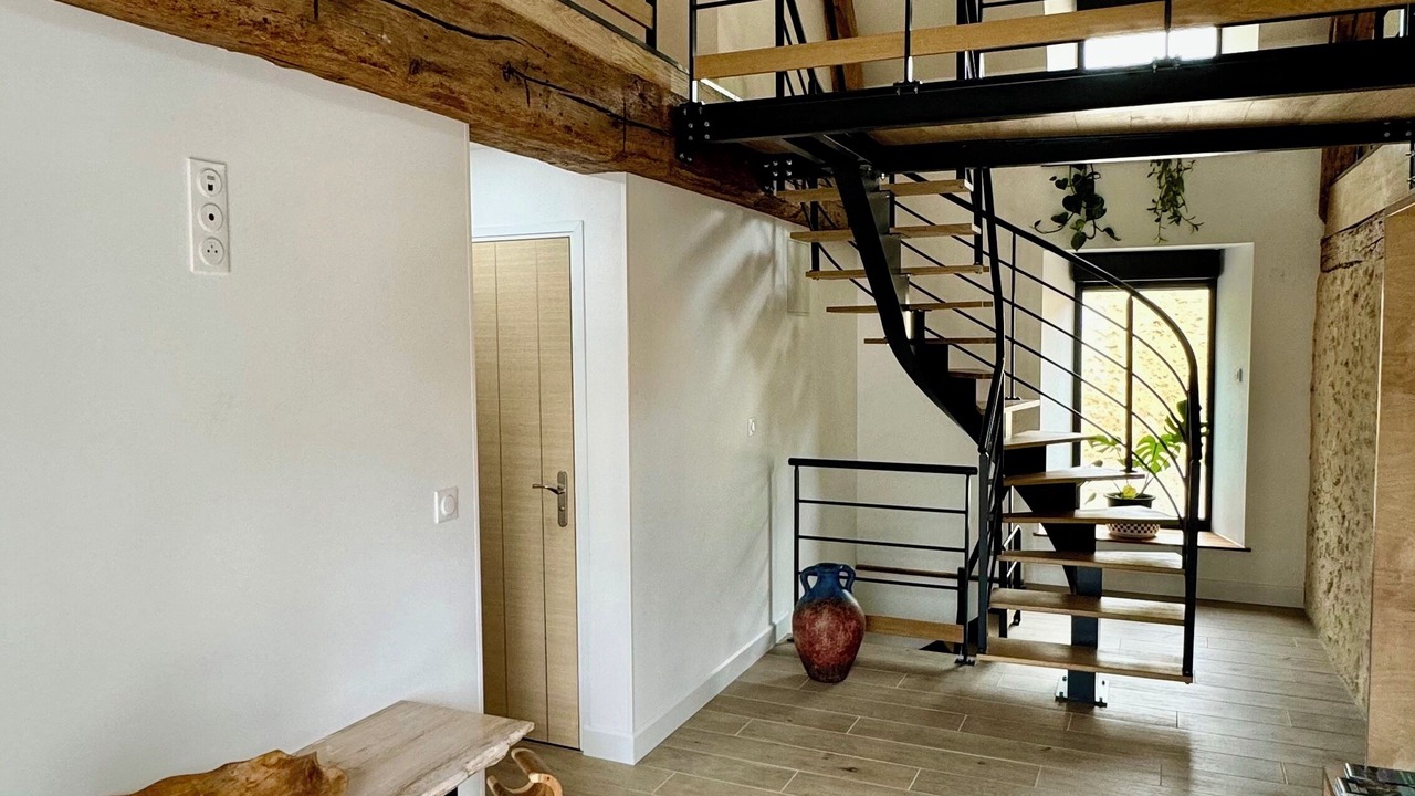 Photo of Others in Lachy