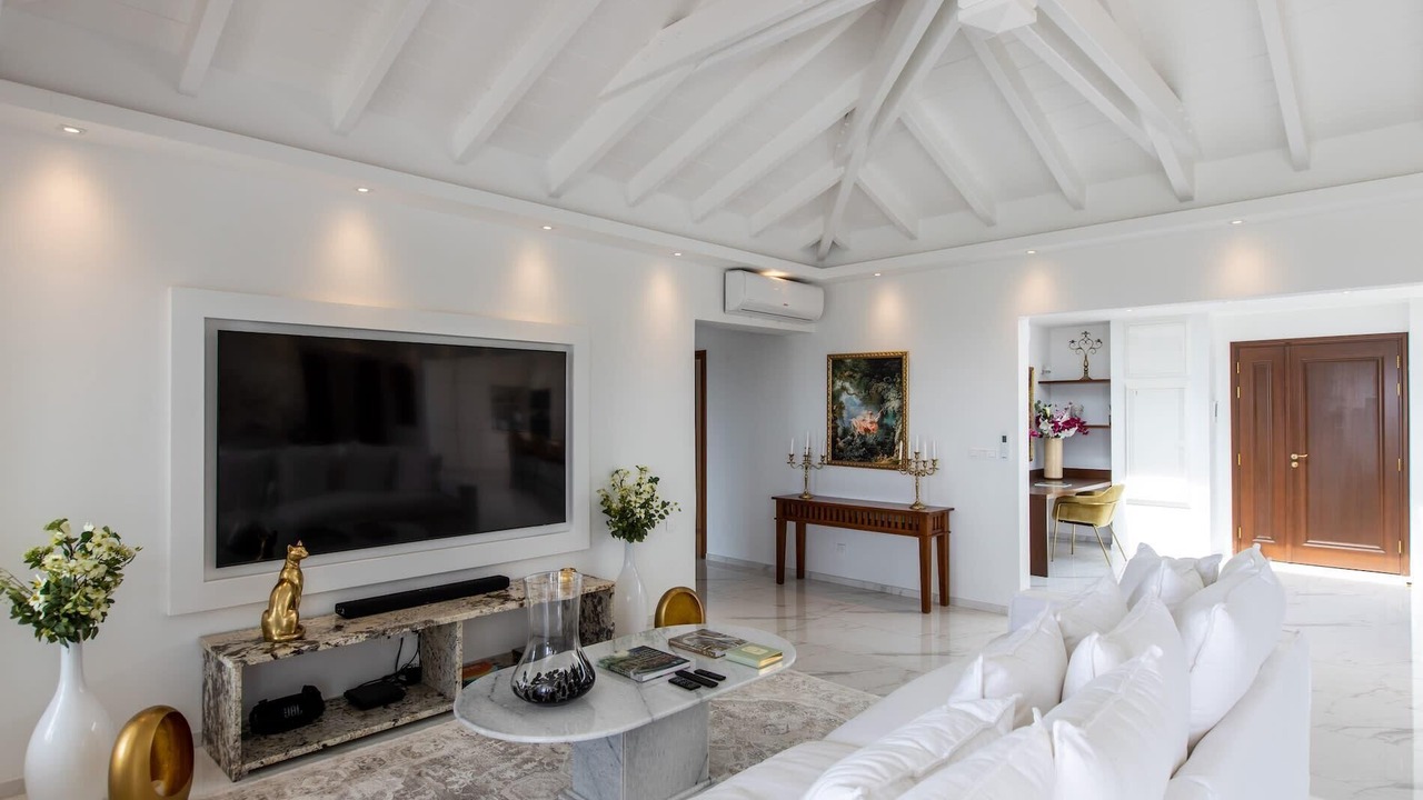 Photo of Livingroom in Orient Bay