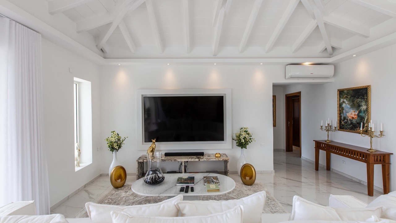 Photo of Livingroom in Orient Bay