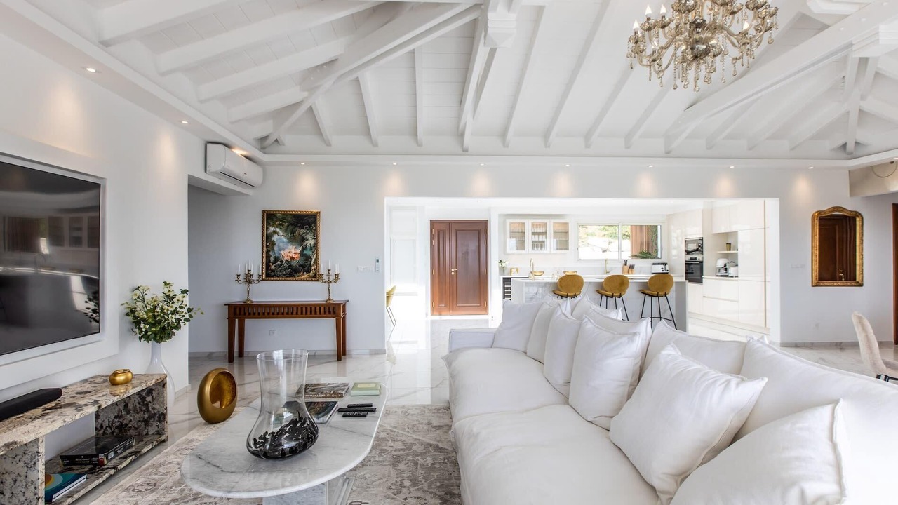 Photo of Livingroom in Orient Bay