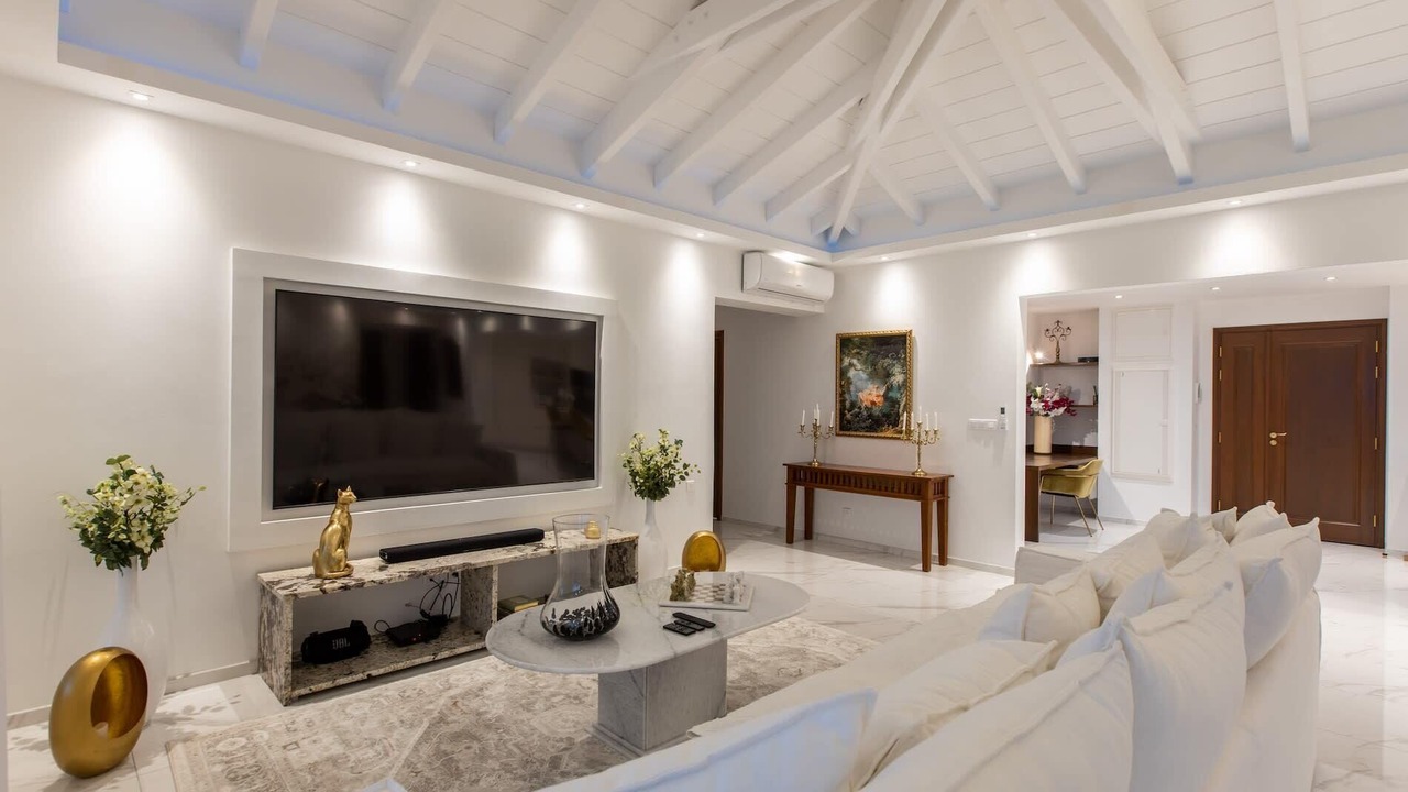 Photo of Livingroom in Orient Bay