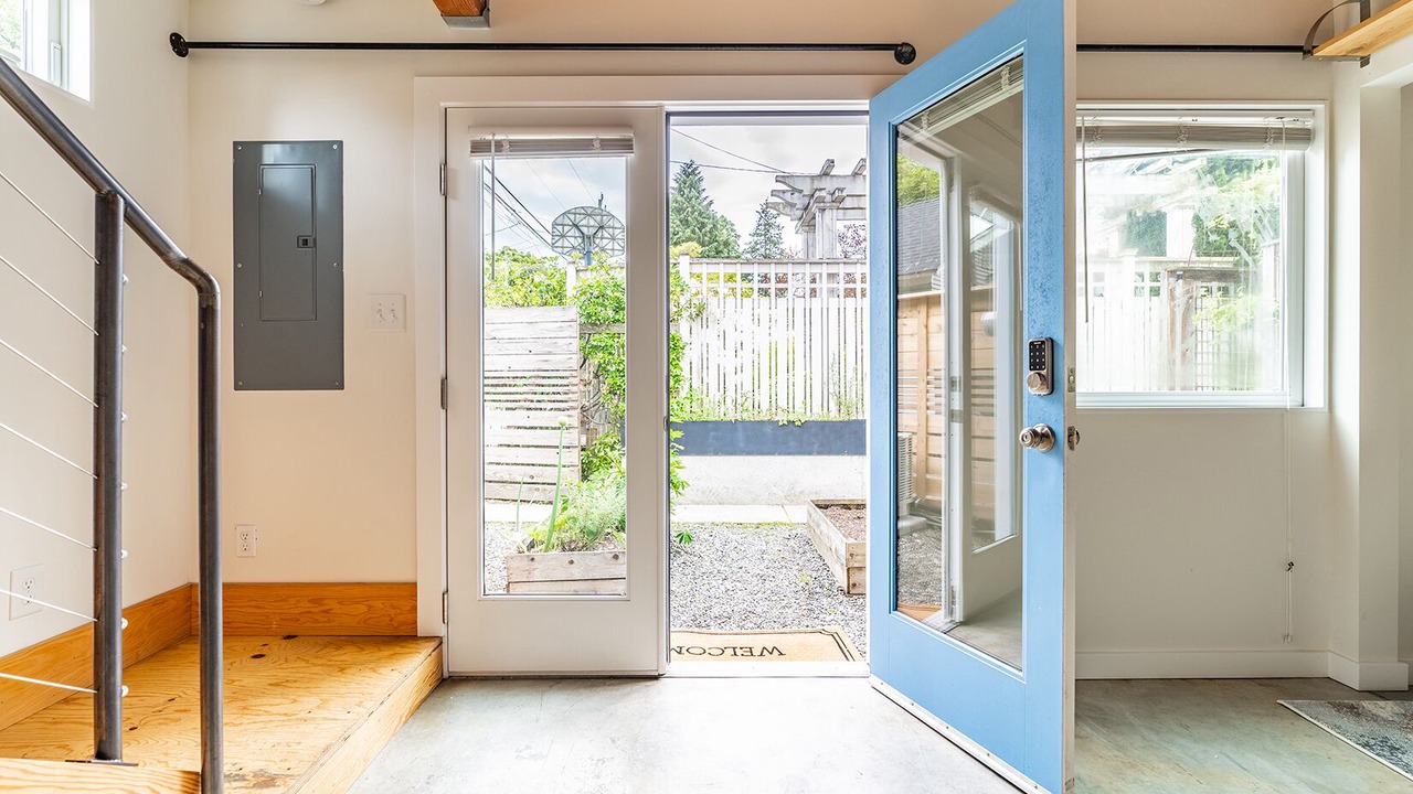 Photo of Others in Capitol Hill