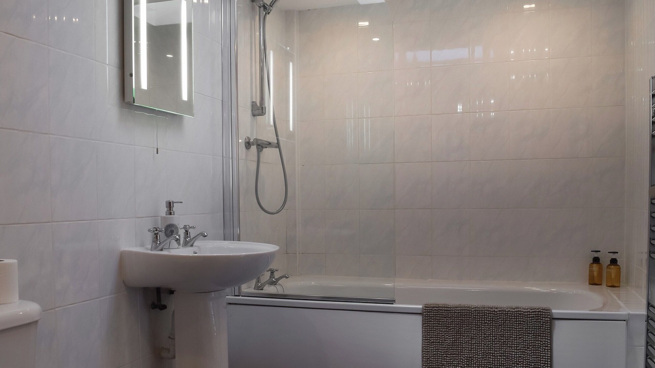 Photo of Bathroom in Polesworth