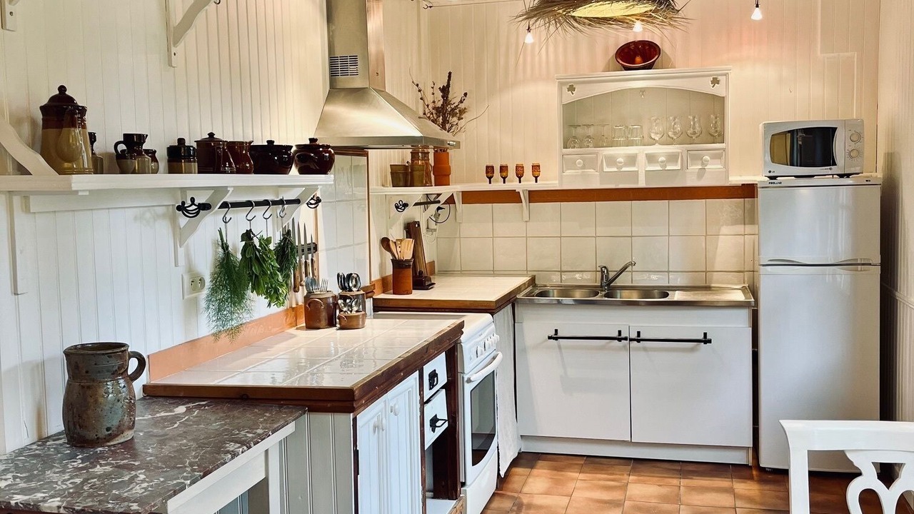 Photo of Kitchen in Saint-Georges-de-Reintembault