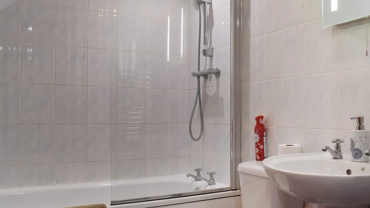 Photo of Bathroom in Polesworth