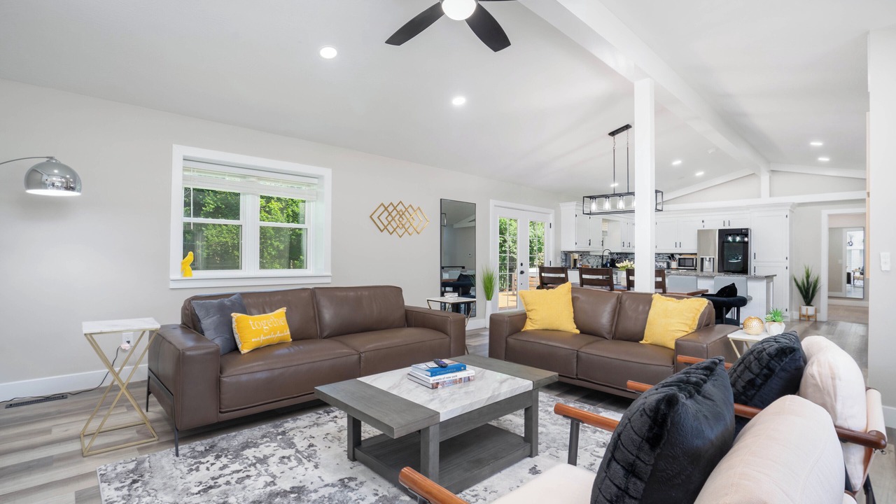 Photo of Livingroom in Brookline Station