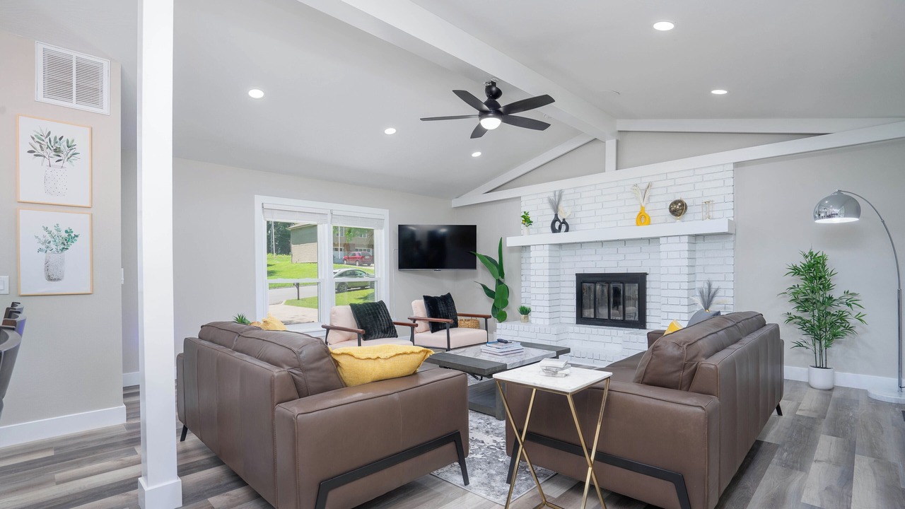 Photo of Livingroom in Brookline Station