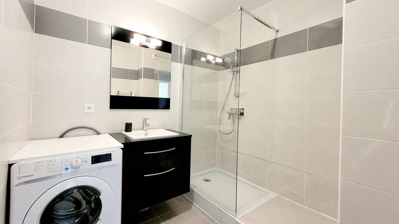 Photo of Bathroom in La Jetee