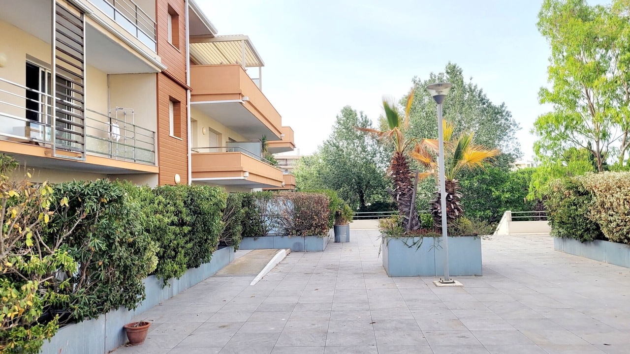 Photo of Outdoor in La Jetee