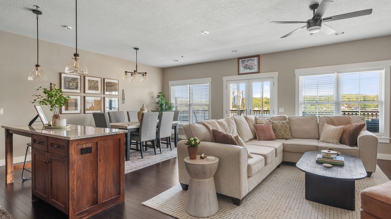 Photo of Livingroom in Le Claire