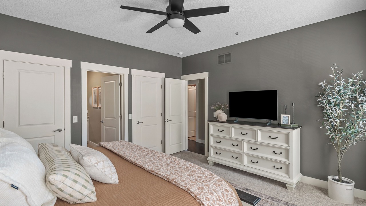Photo of Bedroom in Le Claire
