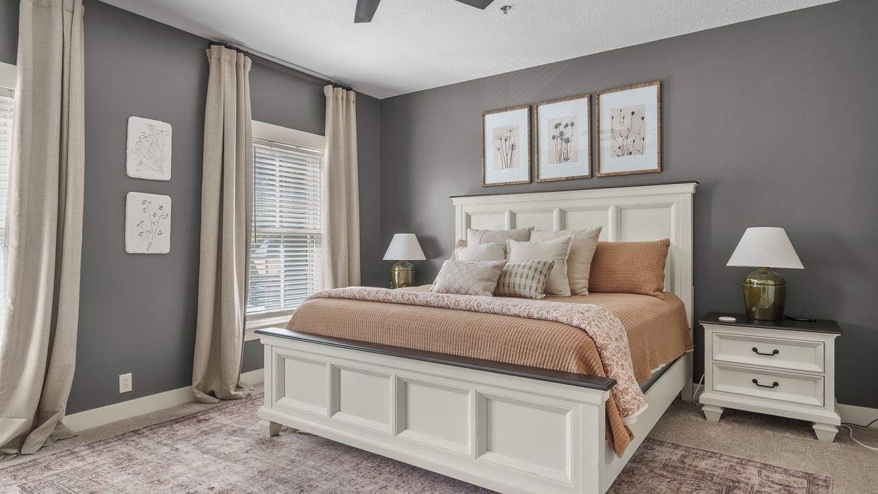 Photo of Bedroom in Le Claire