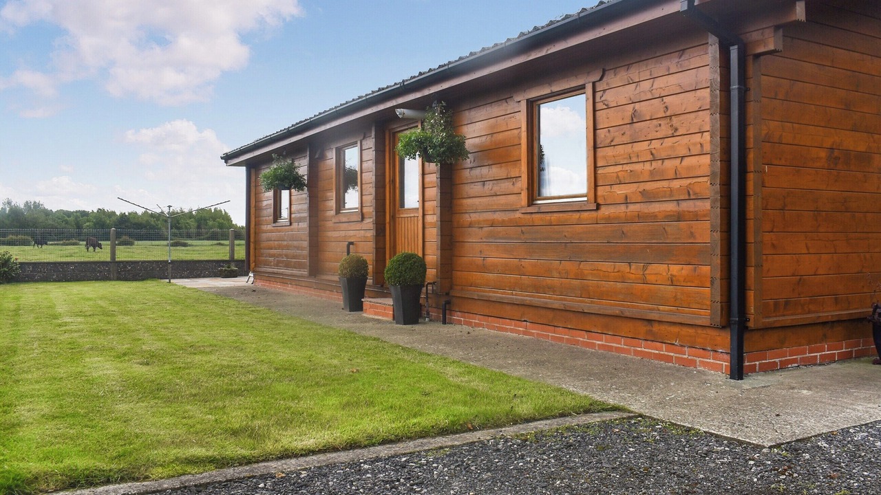 Photo of Outdoor in Pilling