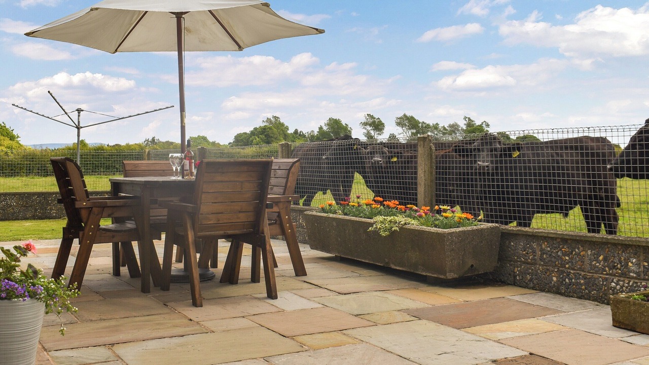 Photo of Outdoor in Pilling