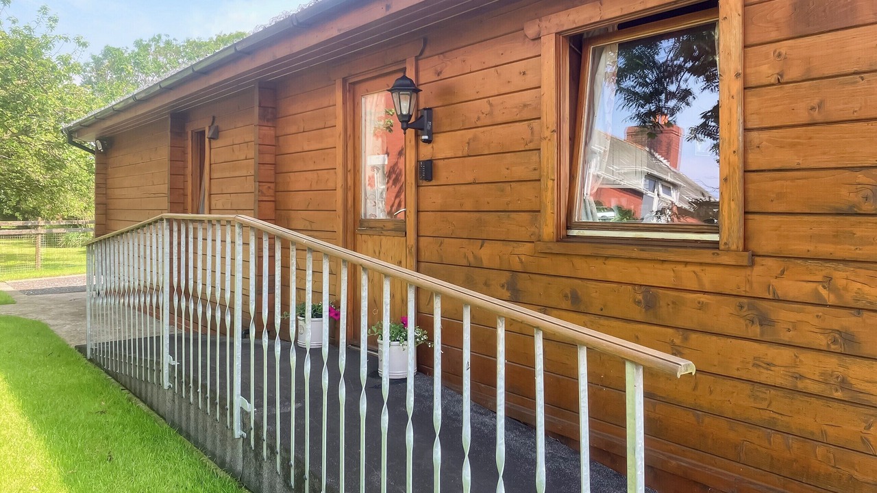 Photo of Outdoor in Pilling