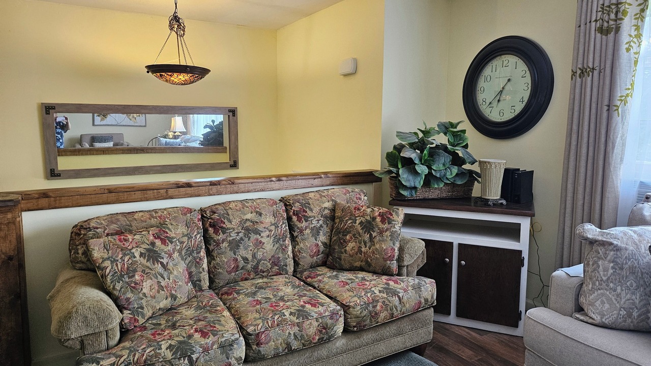 Photo of Livingroom in Warrensburg