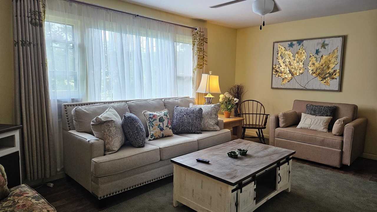 Photo of Livingroom in Warrensburg