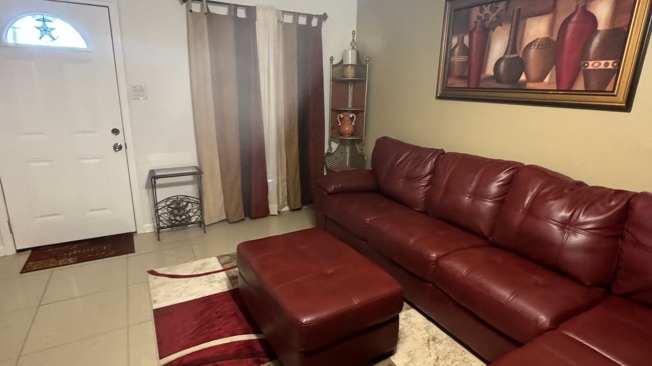 Photo of Livingroom in Southeast Houston