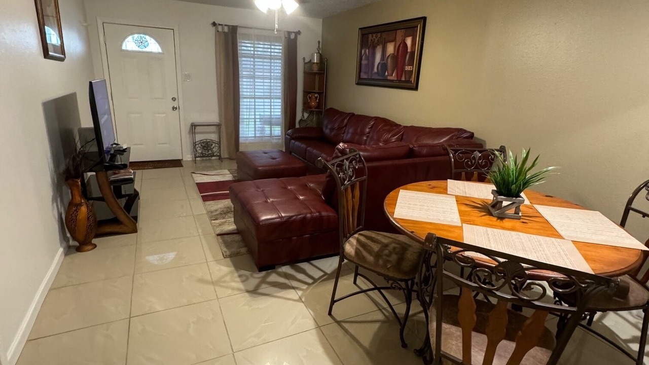 Photo of Livingroom in Southeast Houston