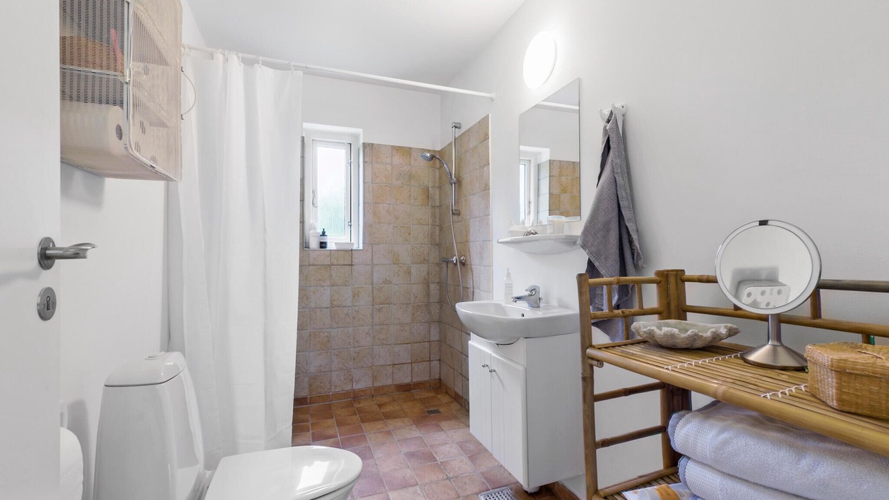 Photo of Bathroom in Holloselund