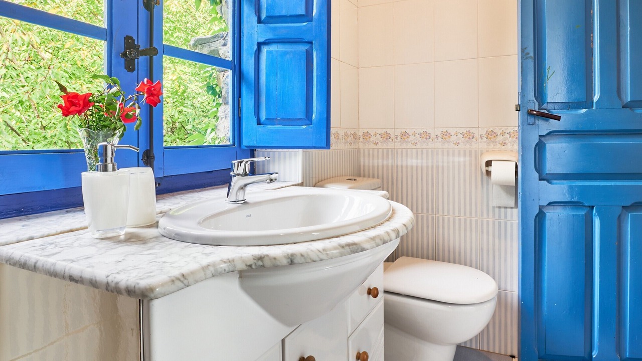 Photo of Bathroom in La Pola de Gordon