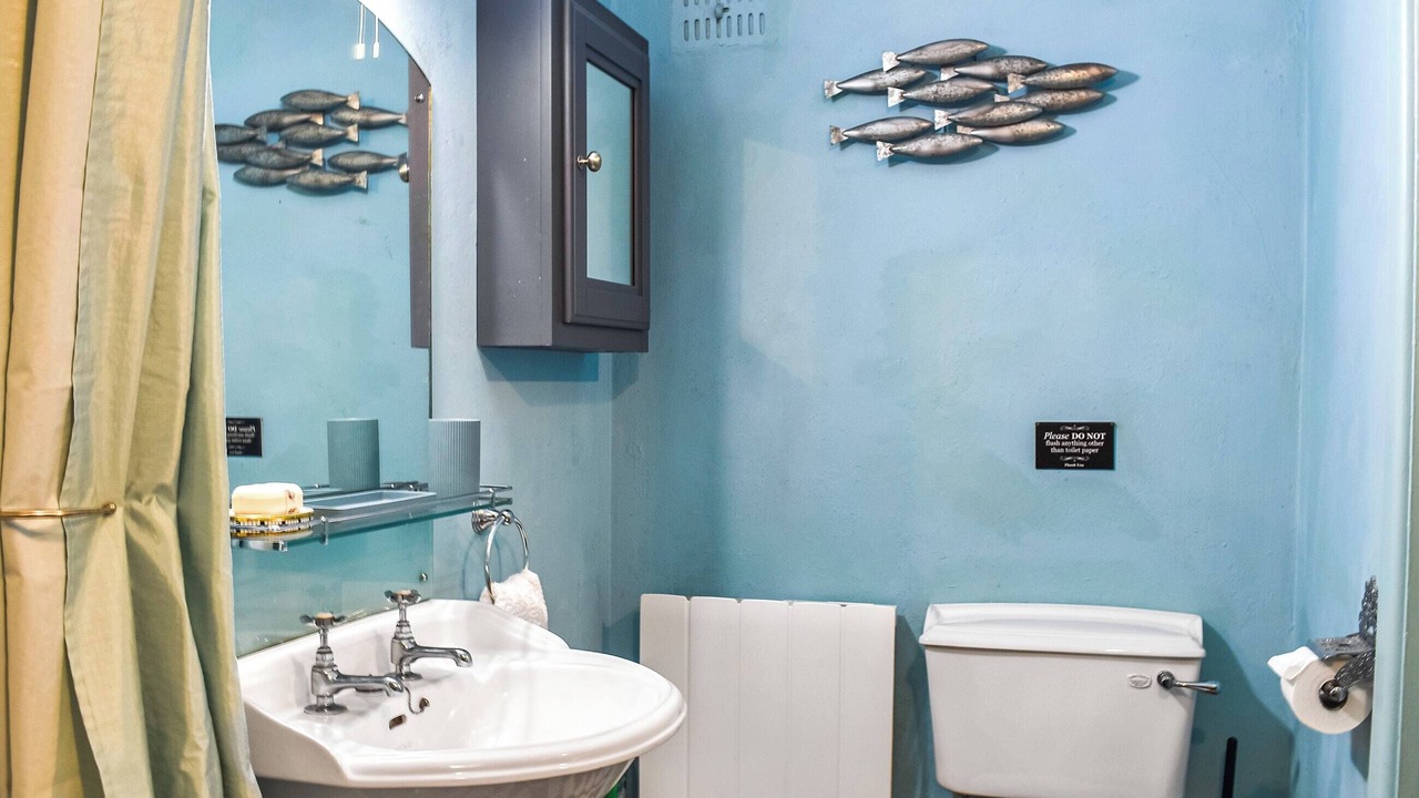 Photo of Bathroom in North Perrott