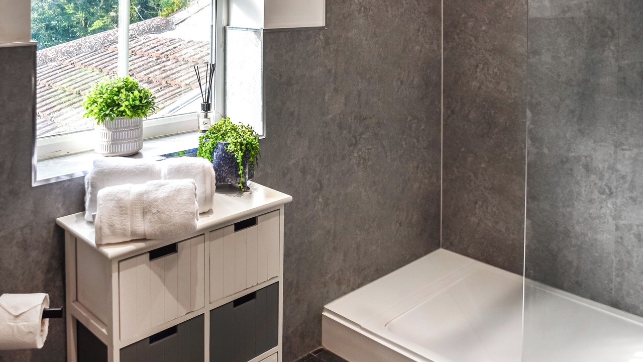 Photo of Bathroom in Repps with Bastwick