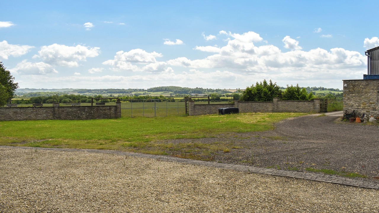 Photo of Others in Babcary